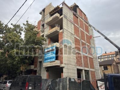 Nuevo edificio en construcci&oacute;n en el centro de Sofia.